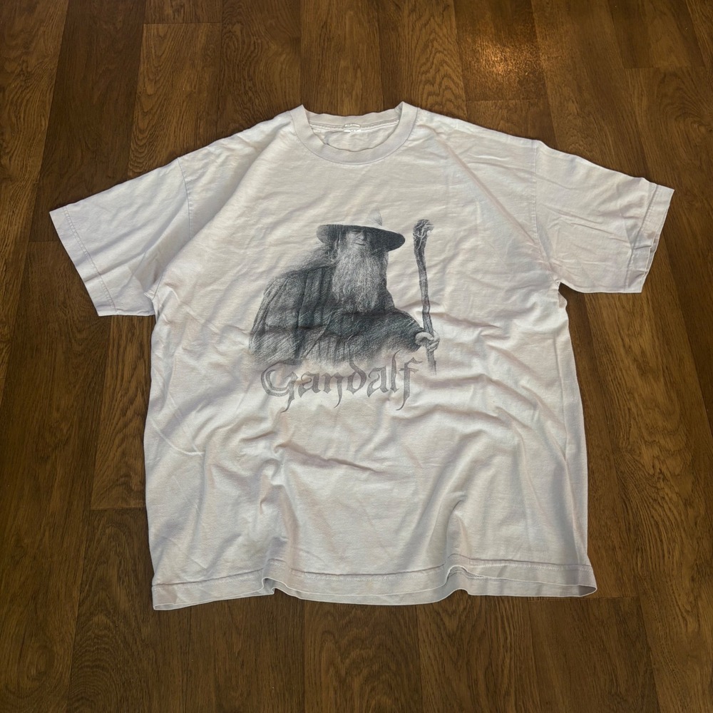 Vintage Y2K The Lord of The Rings Gandolf Wizard Promo Graphic T Shirt